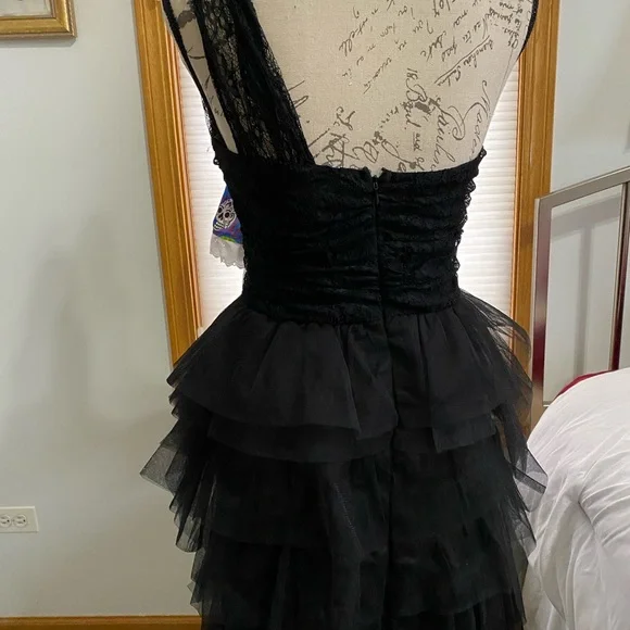 Black short party dress - Picture 4 of 10